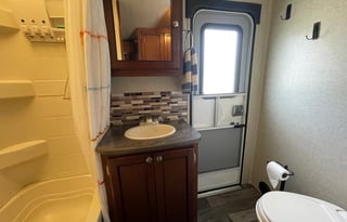 Ozzie’s Family  Camper Rental!
