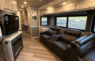 2022 Holiday Rambler Vacationer 35K