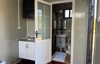 THE RIVERS NEST: Tiny Home On Applegate River