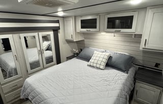 Pet-Friendly-Adventure Ready-22' Keystone Sprinter