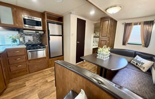 2018 Forest River Salem 30KQBSS **Separate Bunk**