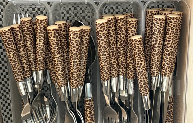 Silverware for 8 included