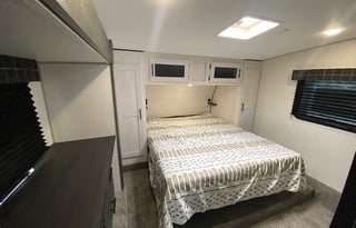 2022 KZ Sportsmen 292BHK