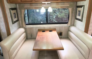 Winnebago:King Bed • FREE WiFi • Solar