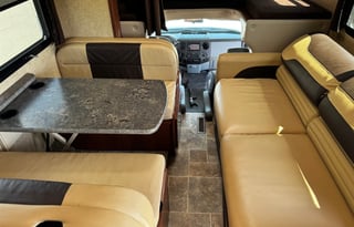 2014 Thor Motor Coach Outlaw 37LS (Toy Hauler)