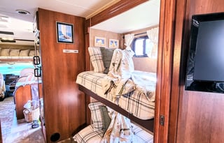 Renovated! "Lucky" the Leprechaun *Sleeps 10*