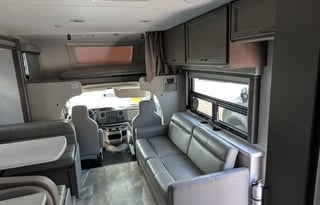 New 2023 Thor Motorhome less than 8K Miles driven