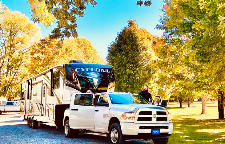 From delivery to setup, we handle everything. Your home on wheels arrives at your campsite fully prepared, so all you have to do is enjoy.