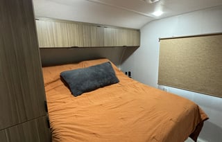 2025 FR SALEM Brand New Sleeps 8!  Outdoor kitchen