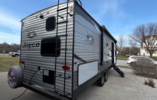 Sunny’s Family & Pet Friendly Adventure RV