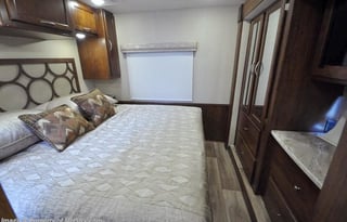 NEW EPIC 34' Bunkhouse sleeps 10