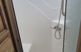 Family Fun Coach-MN-Bring Fido -2Bath! - 2019