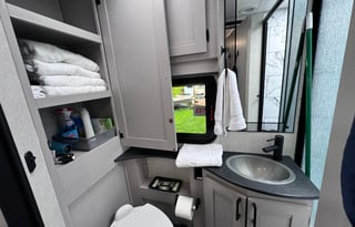 2025 31ft Coachmen 29KB - Sleeps 8