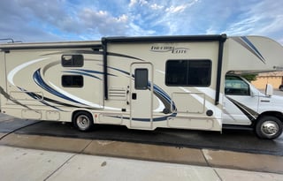 Elegant Class C Motorhome – Explore the Rockies