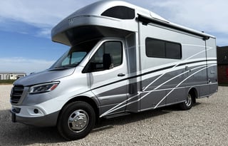 23 Winnebago View sprinter