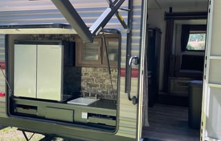 2019 Cherokee Grey wolf 29TEW