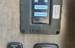 The Cowtown Coach! - AutoLevel, 2 A/Cs, Bunk Model