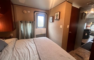Cozy Home Pet Friendly RV