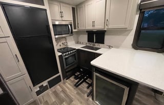 Lauryn and Noah's Pet Friendly 5th Wheel