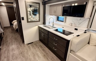 Convenience Rv's Riviera