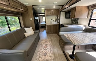 Harvey the RV - King bed & bunks, 2 A/Cs, Sleeps 8