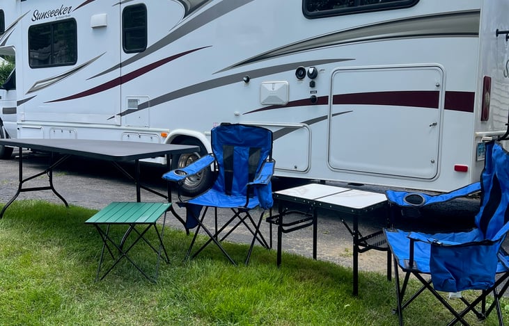 Package 2: Group Seating