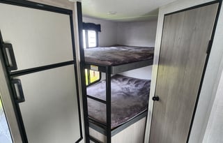 Brand new Coleman Light 1905BH