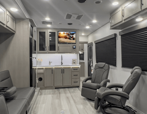 Grand Design Momentum G-Class 28G