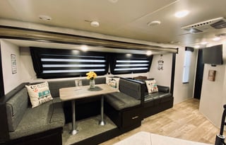 DELIVERY ONLY! 3-BUNK BEDROOM!Family Friendly!