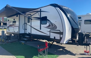 Luxury Camper (Pets welcome!)