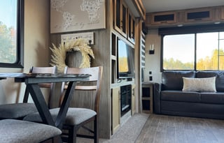 Adventure Awaits - Arctic Wolf Suite 3660