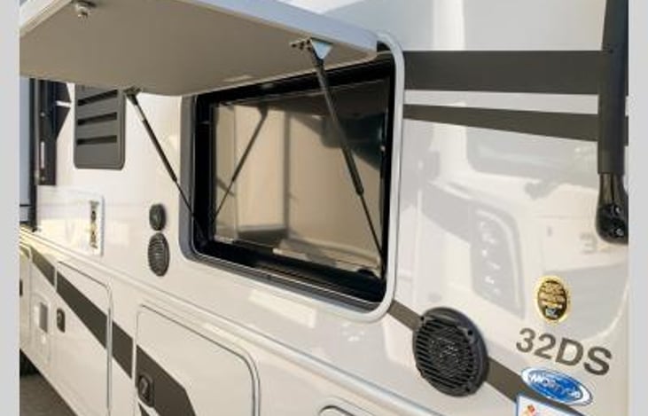 outdoor entertainment center