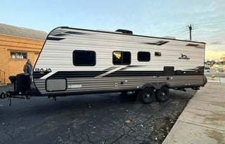 The RV Rental Factory -2022 Jayco Flight 264BHW TT