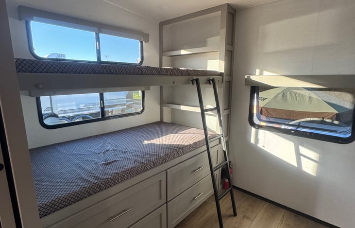Rear twin bunks camp side