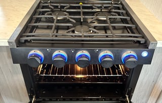 32 Ft Travel Trailer King size bed! Sleeps 8-10