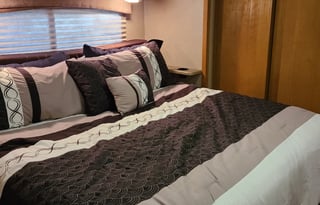 2015 Fleetwood Bounder(Delivery only)