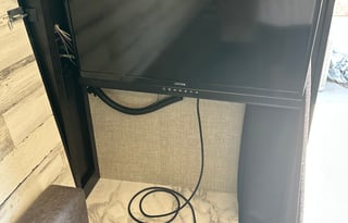 Cozy Camper for Couples & Kids | Easy to Tow!