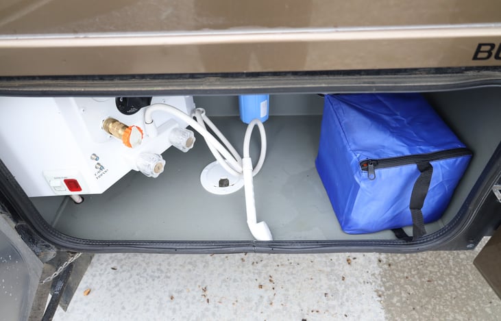 Outside shower - Water Hookups - Blue bag is leveling blocks