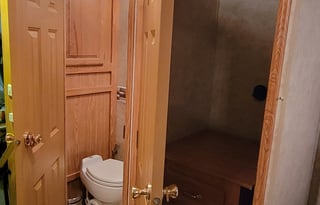 LARGE renovated 5th wheel 2 bdrm w. delivery