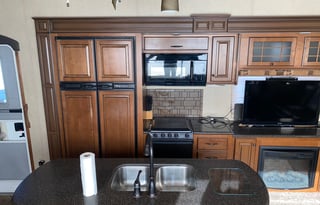 2013 Heartland Bighorn 3260 Elite