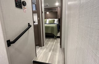 Ray-Berg Adventure: Cougar Sport Platinum 2700BH