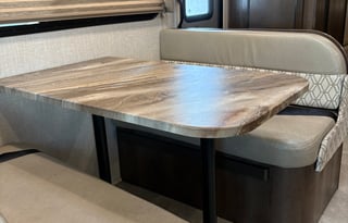 The Queen – Class C Bunkhouse, Sleeps 8