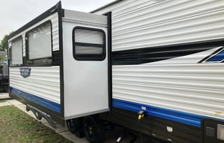 2023 Salem Cruise Lite** Our Airbnb on Wheels I**