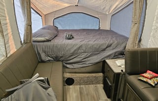 Like new Popup camper with A/C