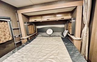 2018 Thor A.C.E. Class A | Sleeps 8 | 28Ft Long