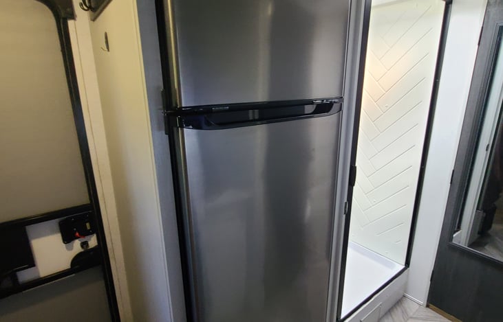 Refrigerator with a lock to be used during transport.