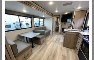 2025 Keystone Coleman Lantern 28BHS