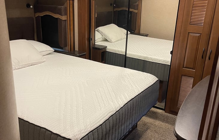 Queen bed and HUGE walk-in closet