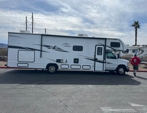 EAST TO WEST Entrada 2950OK