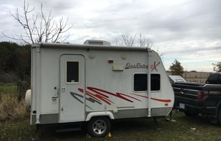 Cozy 16’ Camper – Sleeps 6, SUV Towable